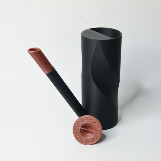 NALYA — Sculptural Watering Can with Dual Flow (600 ml)